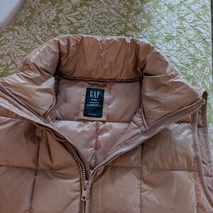 GAP Primaloft Puffer Zip Vest  Camel Brown Men’s Medium Tall Water Resistant